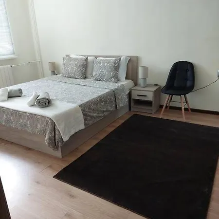 Nova #7 Apartment *